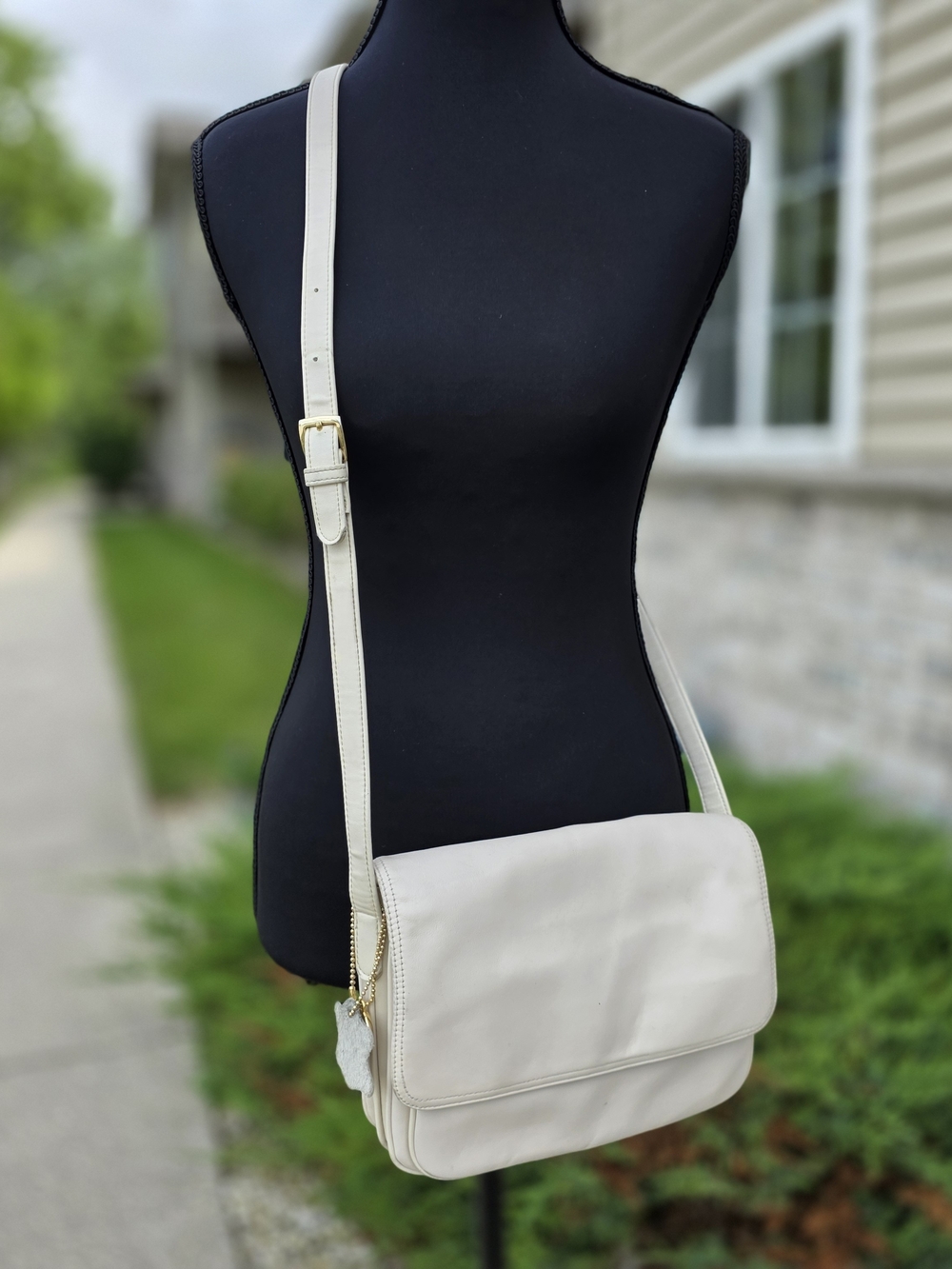 Vintage Giani Bernini Genuine Leather Ivory Crossbody Organizer Bag Y2K
